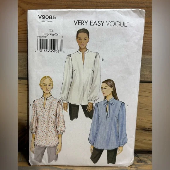 Set of 3 women’s Vogue sewing patterns D141 - Picture 4 of 7